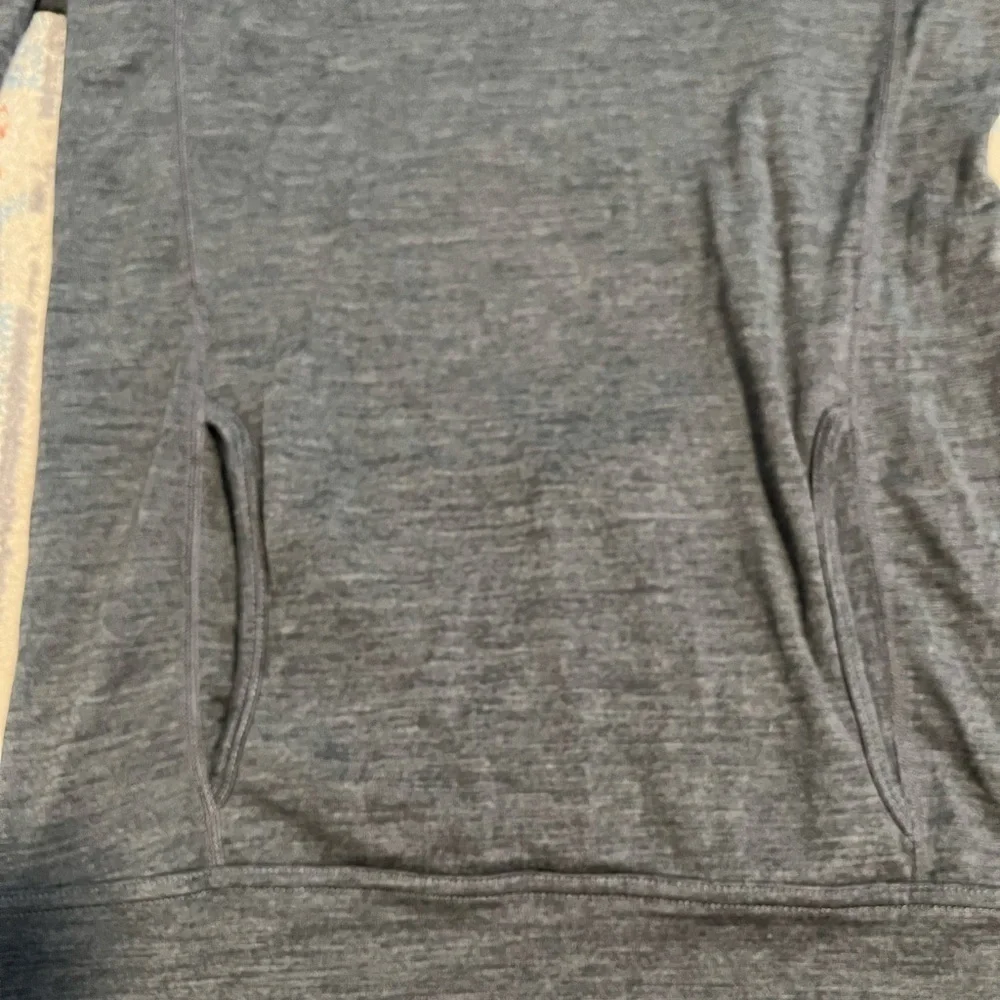 Ibex 100% merino wool grey long-sleeved hoodie sweater